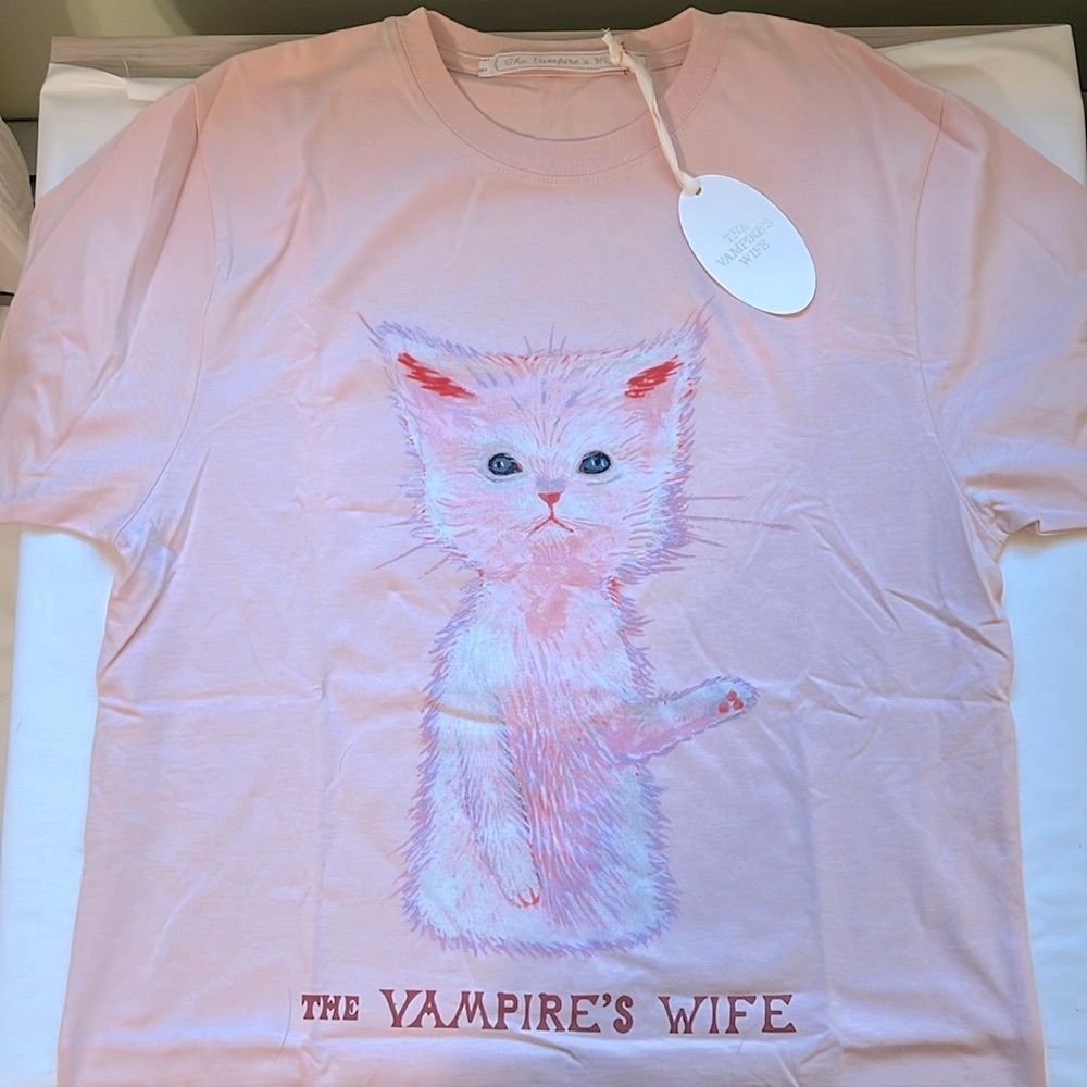 The Vampire’s Wife short sleeve cat t-shirt 
XS